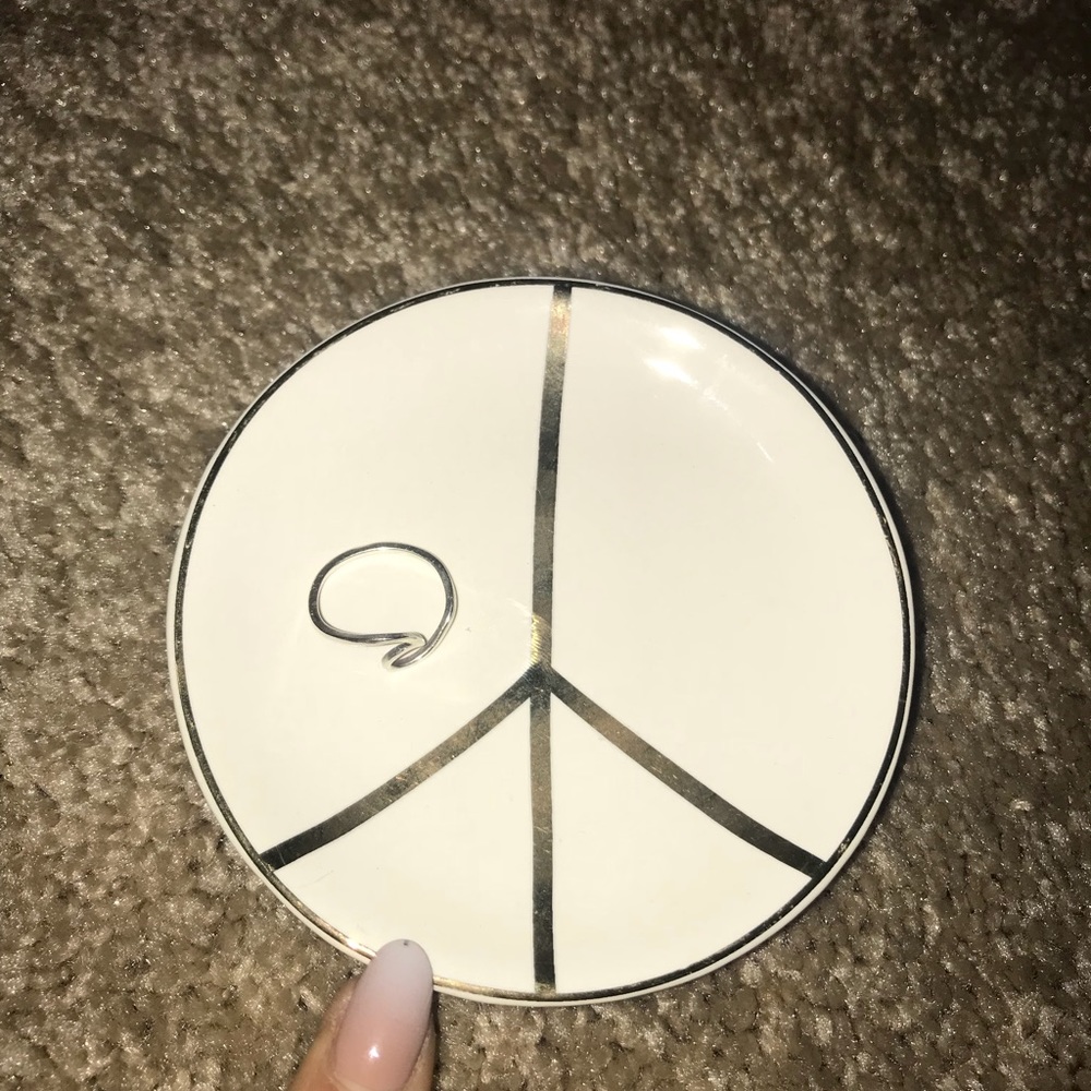 Trendy Jewelry Tray Peace Sign White & Gold NWT - Picture 3 of 3
